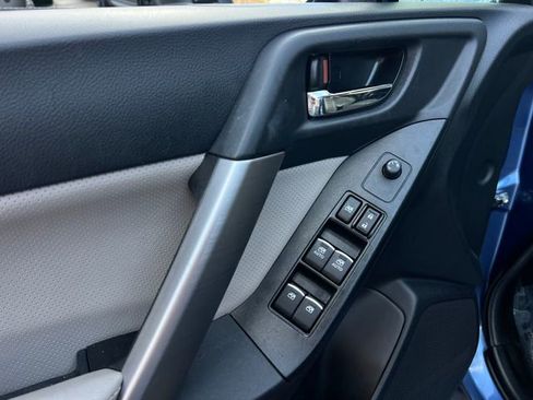 Used 2017 Subaru Forester 2.5i Limited image 11