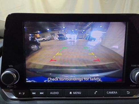 Used 2024 Nissan Rogue S FWD image 22