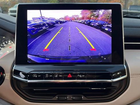 Used 2022 Jeep Compass Limited image 33