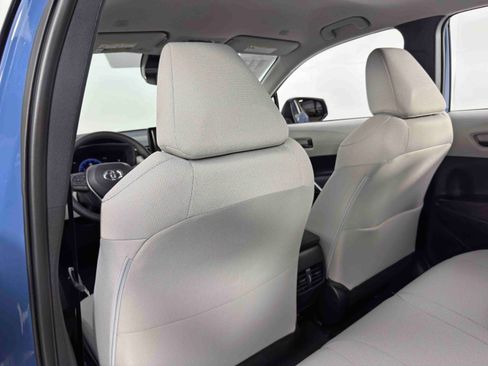 Used 2026 Toyota Corolla Cross LE image 31