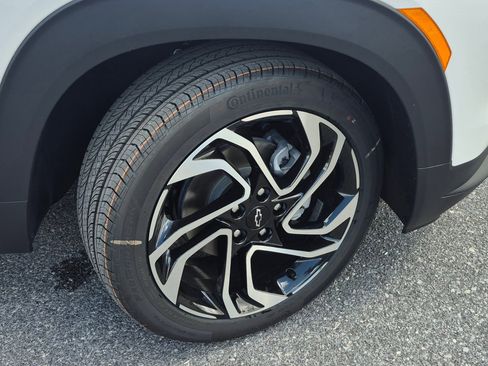 New 2026 Chevrolet TrailBlazer RS w/ Convenience Package AWD/4WD image 3