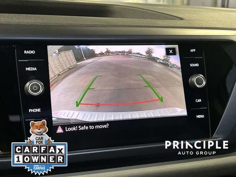 Certified 2022 Volkswagen Taos SE w/ Panoramic Sunroof Package image 22