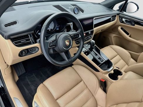 Used 2025 Porsche Macan S AWD/4WD image 4