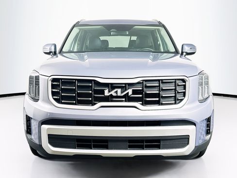 Used 2025 Kia Telluride S FWD image 2