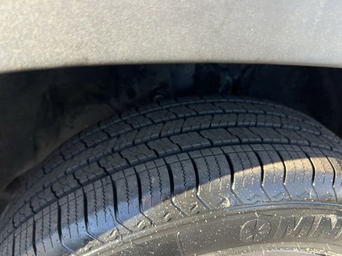 Used 2022 Toyota RAV4 XLE image 12