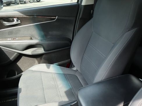 Used 2016 Kia Sorento LX w/ LX Convenience Package AWD/4WD image 23