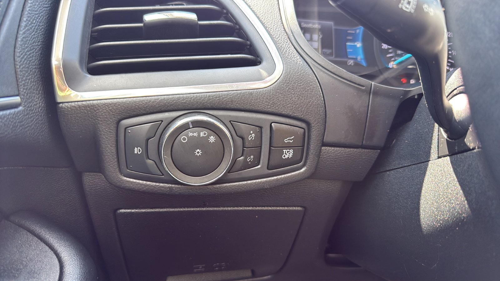 Certified 2023 Ford Edge Titanium AWD/4WD image 17
