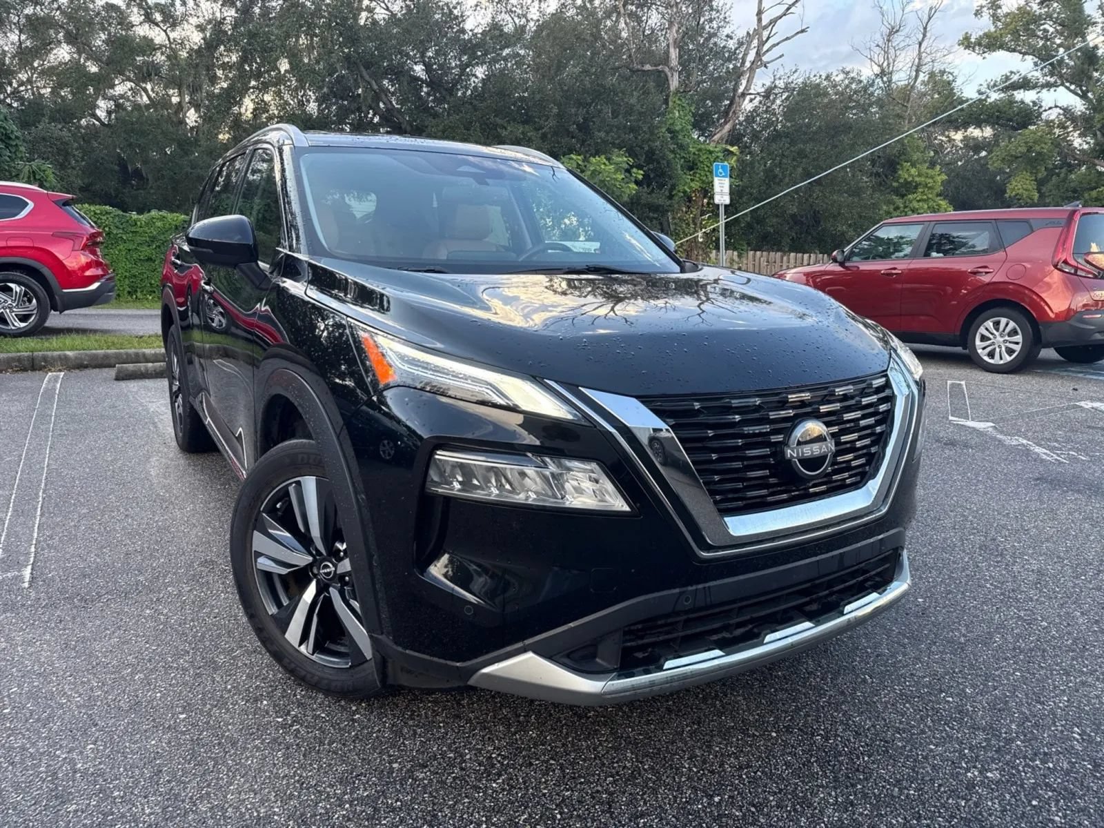 Used 2023 Nissan Rogue Platinum FWD image 5