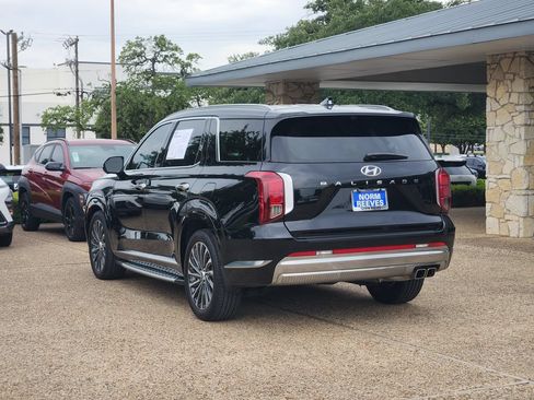Certified 2025 Hyundai Palisade Calligraphy FWD image 7