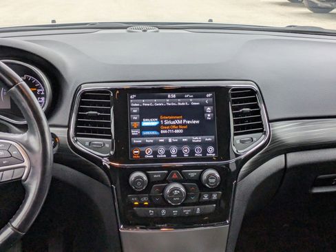 Used 2022 Jeep Grand Cherokee Laredo X image 16