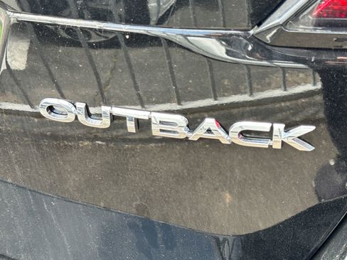 Used 2023 Subaru Outback Premium AWD/4WD image 2