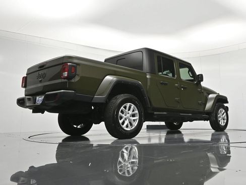 Used 2023 Jeep Gladiator Sport AWD/4WD image 41