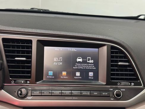 Used 2017 Hyundai Elantra SE FWD image 16