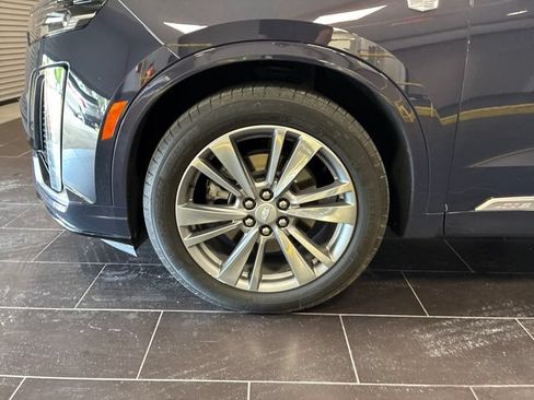 Certified 2025 Cadillac XT6 Premium Luxury AWD/4WD image 28