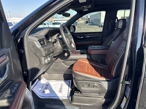Used 2023 GMC Yukon Denali Ultimate image 13