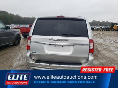 Used 2012 Chrysler Town & Country Touring w/ Entertainment Group #1 image 12