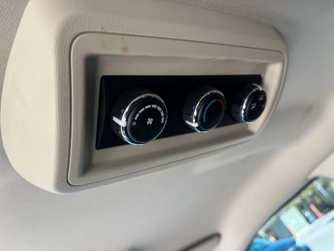 Used 2015 Dodge Journey SXT w/ Flexible Seating Group image 31