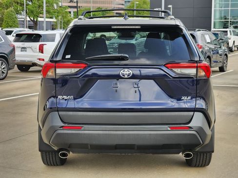 Used 2021 Toyota RAV4 XLE Premium image 6