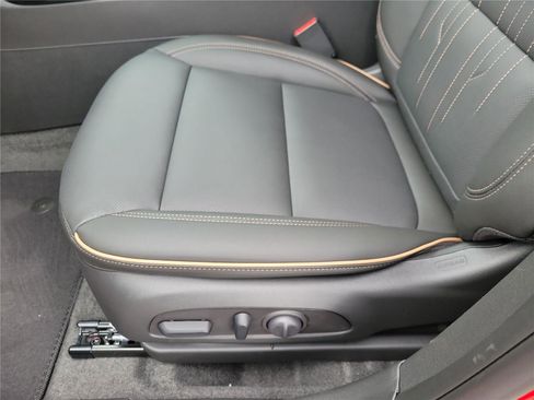 New 2026 Buick Envista Avenir image 18