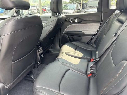 Used 2024 Jeep Compass Latitude w/ Sun and Sound Group AWD/4WD image 15