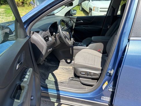 Used 2024 Chevrolet Equinox LT w/ LPO, Floor Liner Package FWD image 11