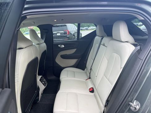 Used 2026 Volvo XC40 B5 Plus AWD/4WD image 5