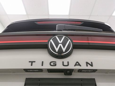 New 2026 Volkswagen Tiguan SE R-Line AWD/4WD image 13