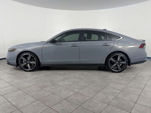Used 2023 Honda Accord Sport image 2