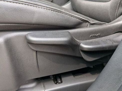 Used 2025 Buick Encore GX Preferred AWD/4WD image 13