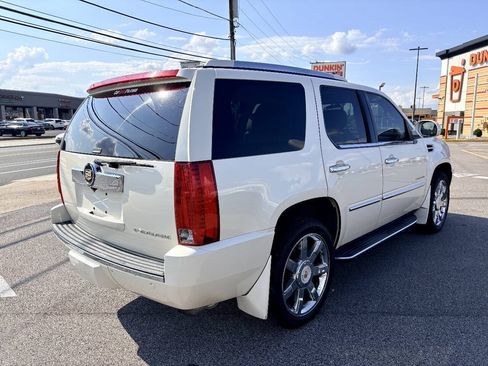 Used 2014 Cadillac Escalade Luxury AWD/4WD image 6