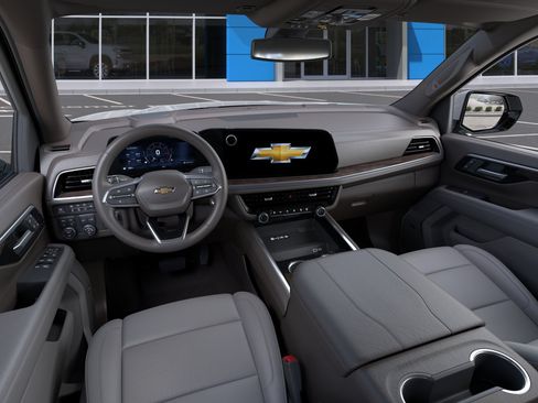 New 2026 Chevrolet Suburban LT w/ Comfort Package AWD/4WD image 15