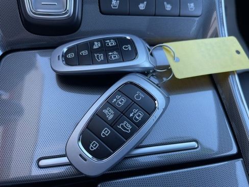 Used 2023 Hyundai Santa Fe Calligraphy image 32