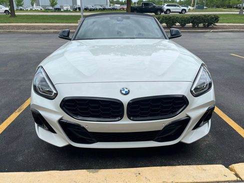 Used 2025 BMW Z4 M40i w/ Edition RWD image 2