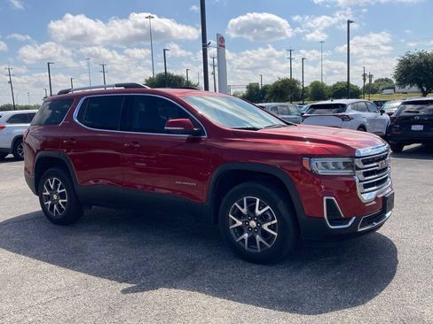 Used 2022 GMC Acadia SLE w/ Driver Convenience Package FWD image 3