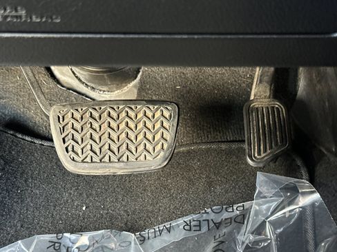 Used 2019 Toyota 4Runner SR5 AWD/4WD image 37