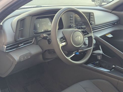 New 2025 Hyundai Elantra SE image 14