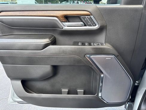 Used 2024 Chevrolet Silverado 2500 High Country w/ High Country Premium Package AWD/4WD image 14