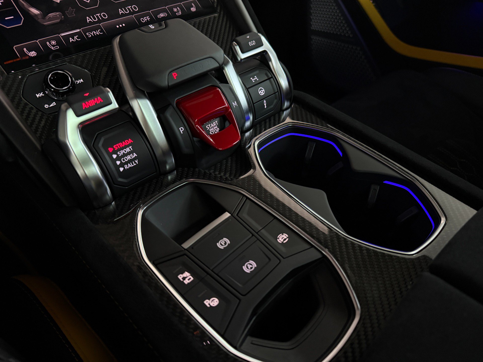 Used 2024 Lamborghini Urus Performante AWD/4WD image 44