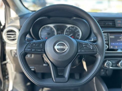 Used 2025 Nissan Versa S w/ Trunk Package image 25