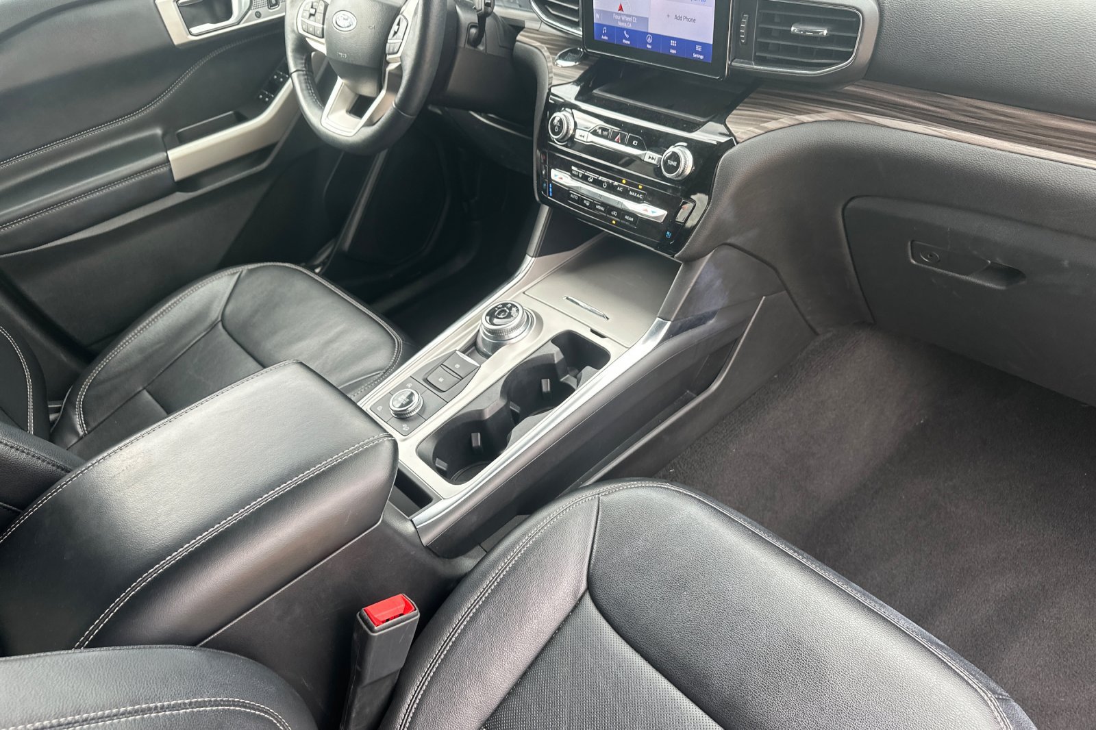 Used 2023 Ford Explorer Limited AWD/4WD image 16