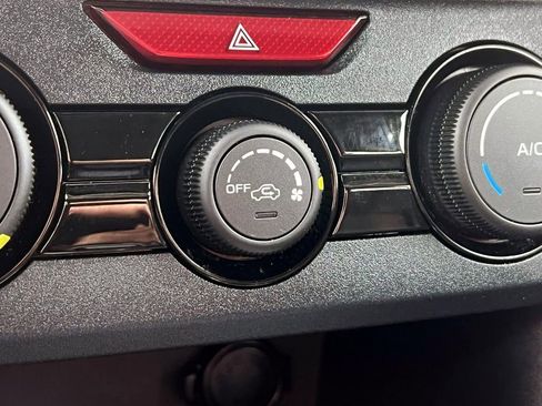 Used 2019 Subaru Impreza 2.0i Premium image 37