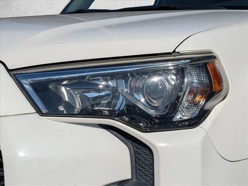 Used 2019 Toyota 4Runner SR5 Premium image 2