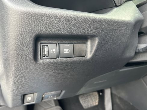 Used 2022 Toyota RAV4 XLE image 14