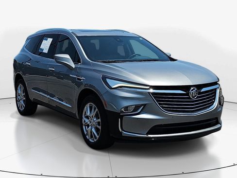 Used 2023 Buick Enclave Essence w/ Experience Buick Package FWD image 2