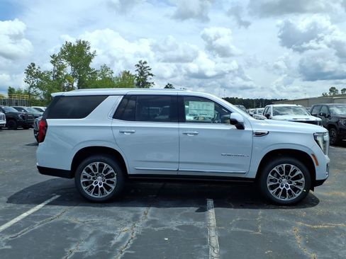 New 2026 GMC Yukon Denali w/ Sun & Power Step Package RWD image 3