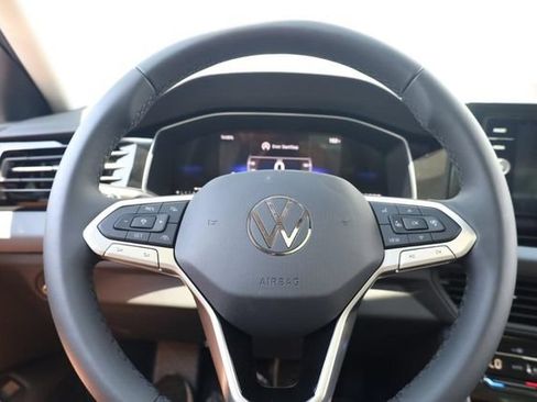 New 2026 Volkswagen Jetta SE FWD image 8