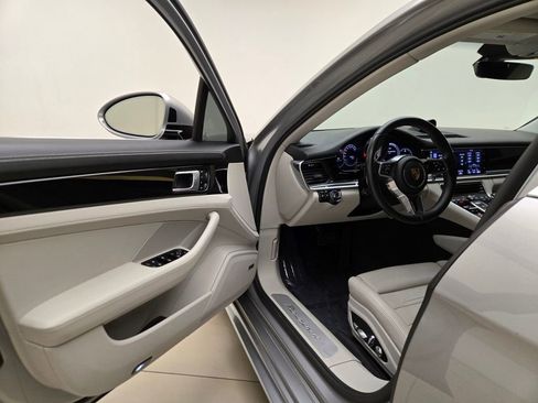 Used 2020 Porsche Panamera 4 w/ Sportdesign Package image 16