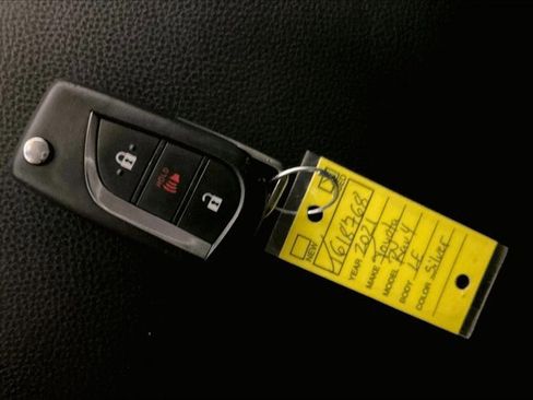 Used 2021 Toyota RAV4 LE image 12