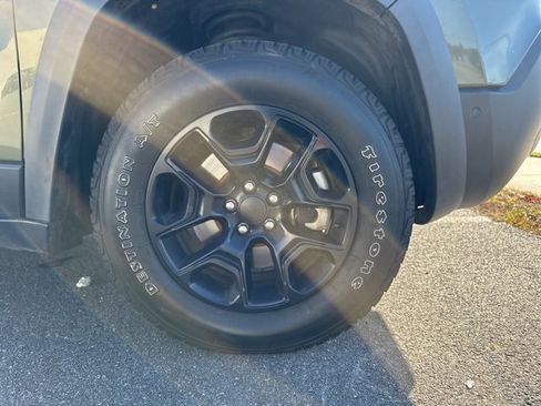 Used 2021 Jeep Cherokee Trailhawk w/ Sun, Sound & Nav Group image 4