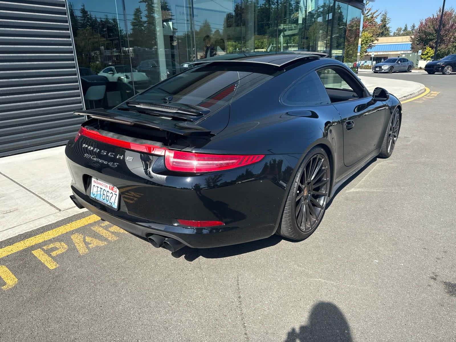 Used 2014 Porsche 911 Carrera 4S AWD/4WD image 2